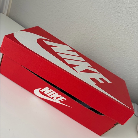 Nike Kids Black and White Presto Slip-On Shoes - Picture 6 of 7